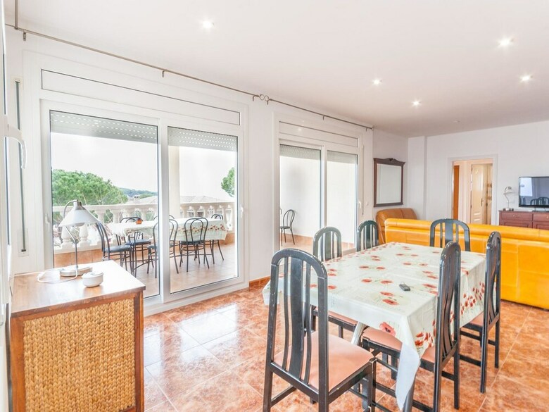 Spacious Holiday Home In L'escala With Swimming Pool