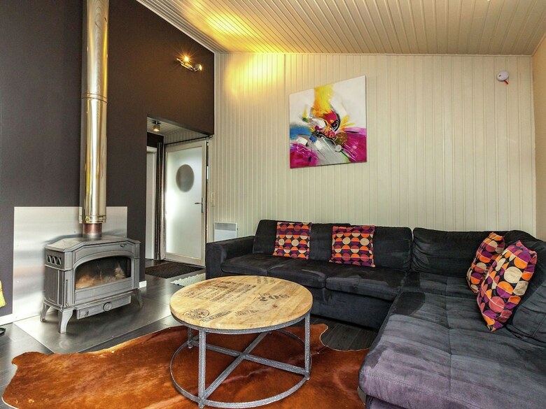 Luxurious Bungalow In Bullange With Jacuzzi