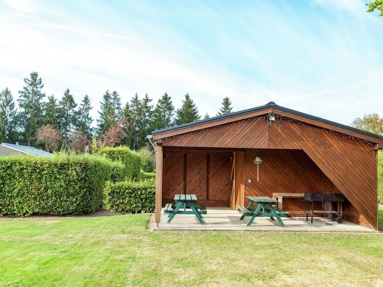 Luxurious Bungalow In Bullange With Jacuzzi