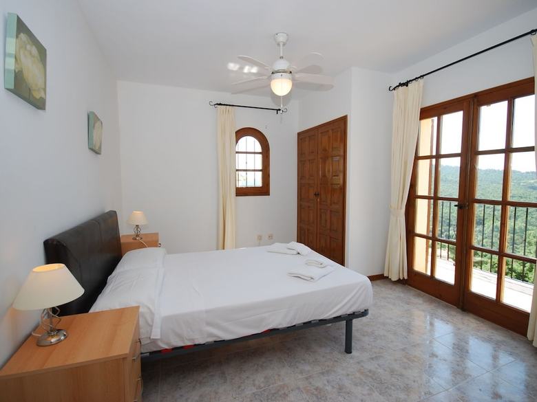 Deluxe Villa In Calonge With Private Pool