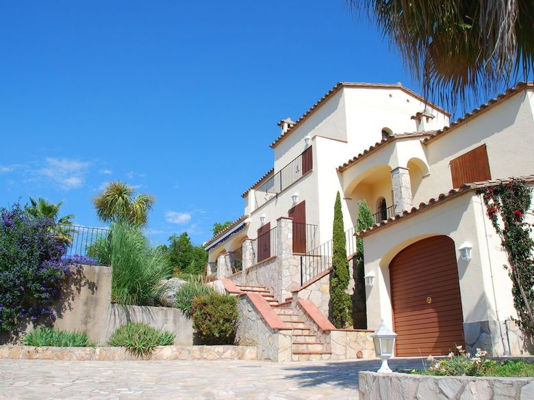Deluxe Villa In Calonge With Private Pool