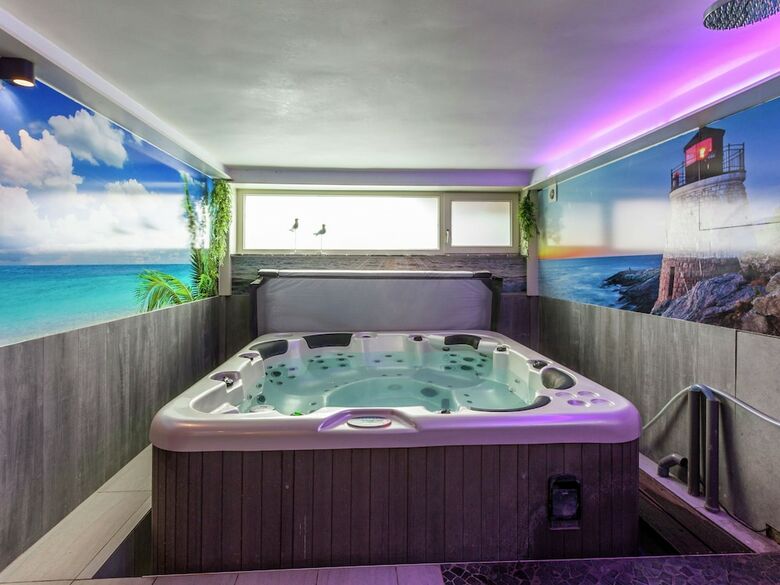 Luxury Villa With Sauna And Jacuzzi In Middelkerke