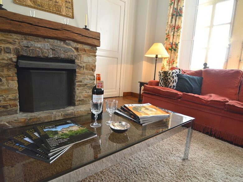 Quiet Cottage In Roumont