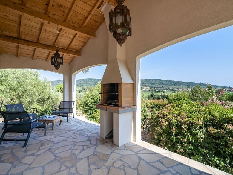 Luxuriant Villa In Beaufort With Swimming Pool