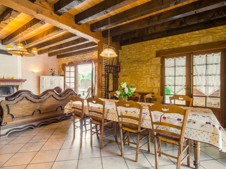 Vintage Home In Siorac-en-p�rigord With Pool