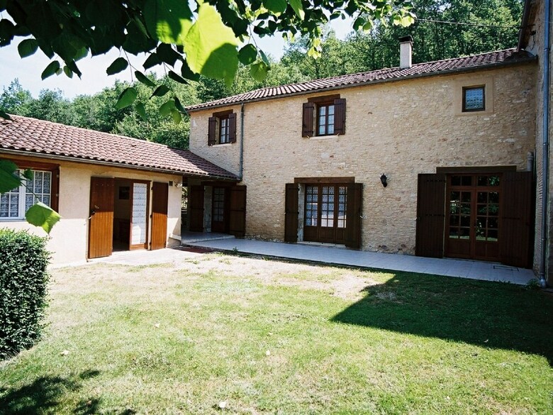 Vintage Home In Siorac-en-p�rigord With Pool