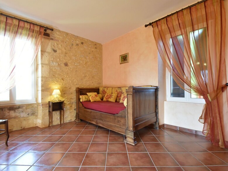Cozy Holiday Home In Coux-et-bigaroque With A Private Pool