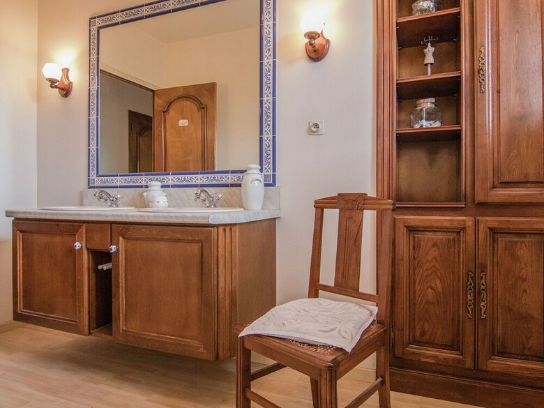 Cozy Villa In Saint-bonnet-la-rivi�re With Swimming Pool