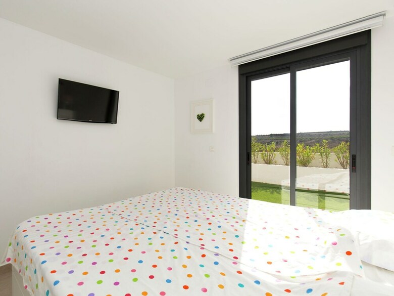 Plushy Villa In Torremendo With Pool And Reservoir Views