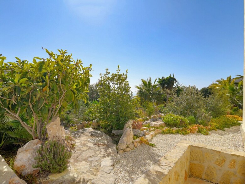 Lush Villa With Swimming Pool In Benitachell