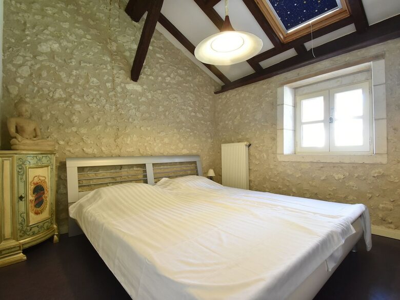 Quaint Holiday Home In Lusignac With Swimming Pool
