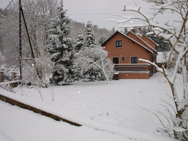 Spacious G�te For 6 Persons In Hanviller, Mosel
