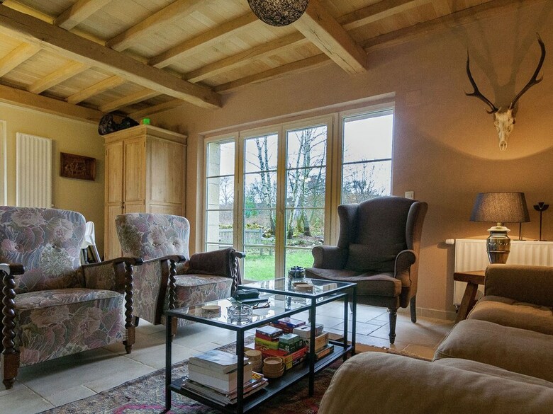 Wonderfully Spacious Holiday Home With Above Ground Swimming Pool