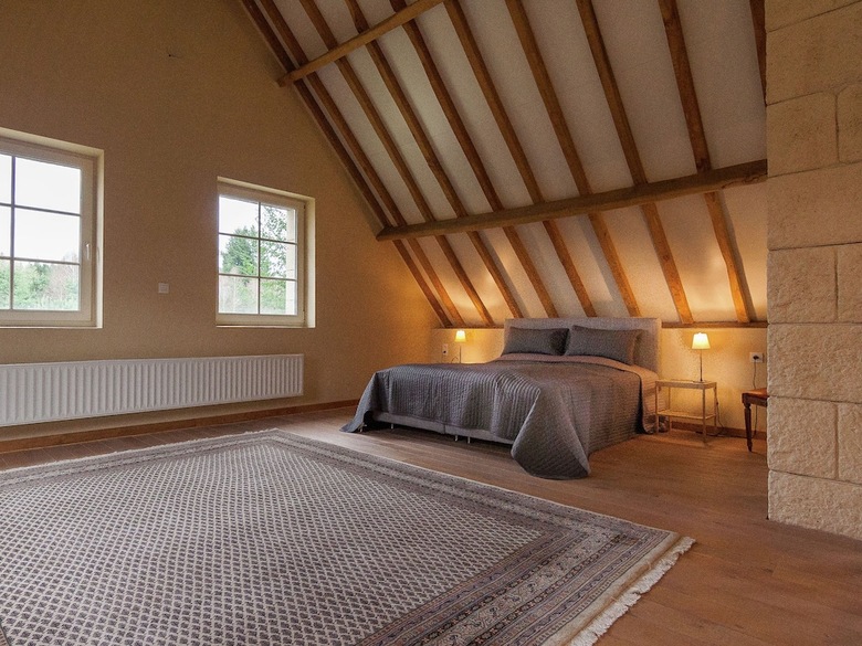 Wonderfully Spacious Holiday Home With Above Ground Swimming Pool