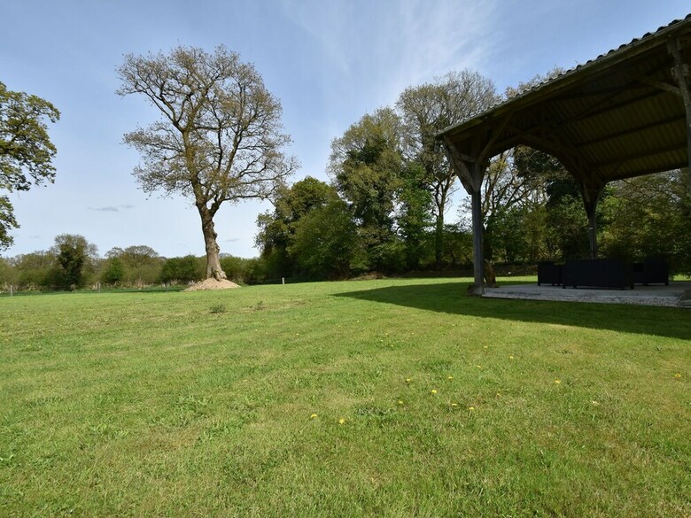 Pretty Cottage In La Chapelle-neuve Brittany With Jacuzzi