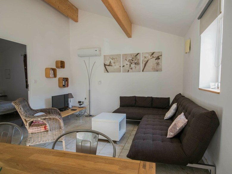 Peaceful Holiday Home Saint-martin-le-redon With Pool