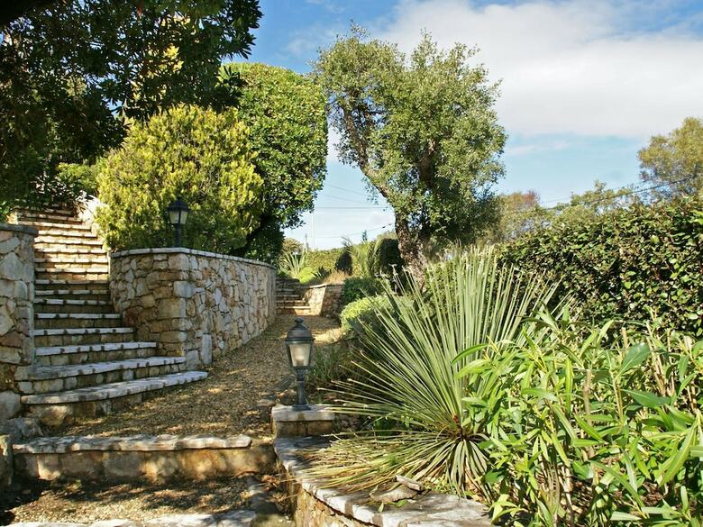 Affluent Villa In Les Issambres With Pool And Panoramic Seaview