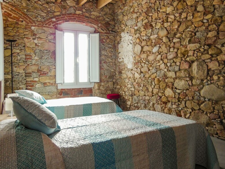 Authentic, Modern And Wheelchair Friendly Holiday Home With Private Pool