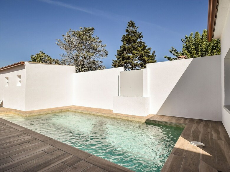 Authentic, Modern And Wheelchair Friendly Holiday Home With Private Pool