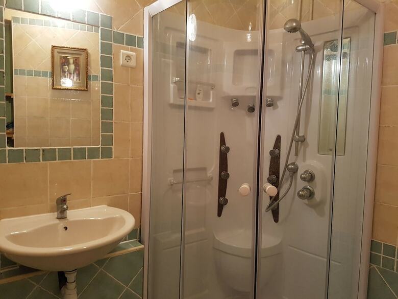 Gorgeous Villa In Les Mages With Jacuzzi