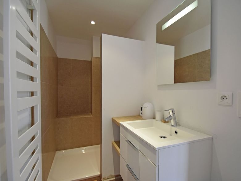 Lavish Villa In Malauc�ne With Private Garden