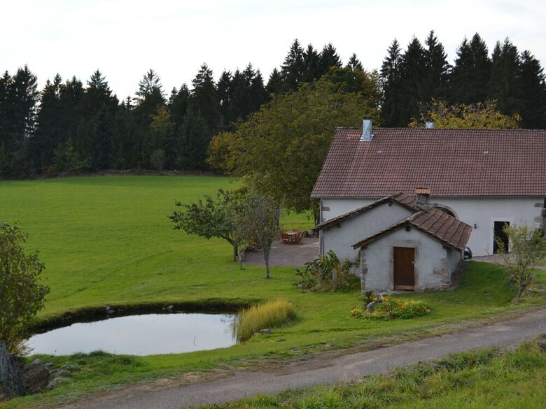 Spacious Holiday Home With Private Garden In Saint-bresson