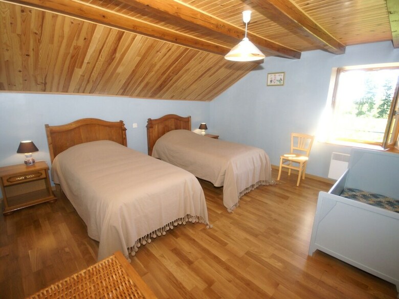 Spacious Holiday Home With Private Garden In Saint-bresson