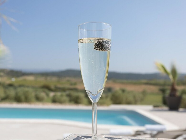 Luxury Villa In Aigne With Swimming Pool