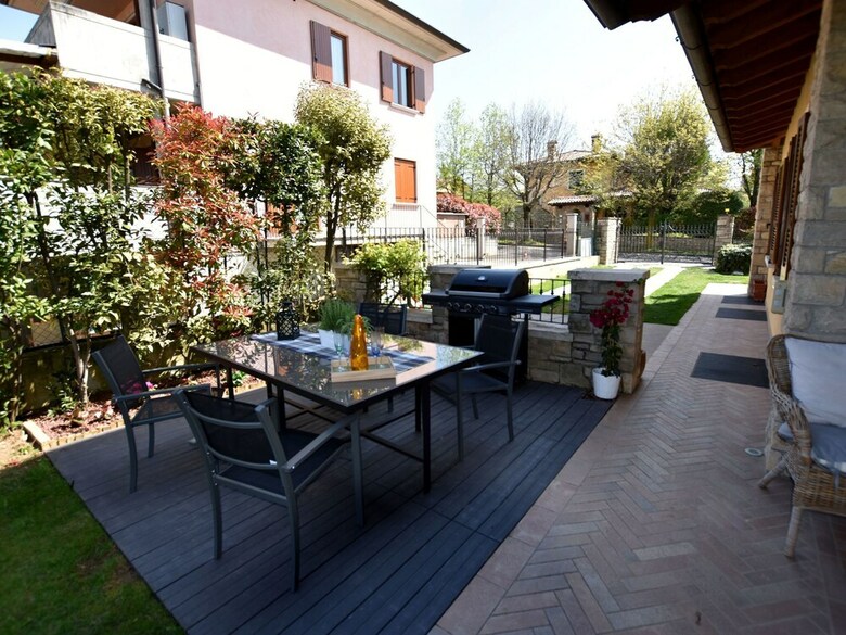 Luxurious Villa In Lombardy With Garden And Jacuzzi