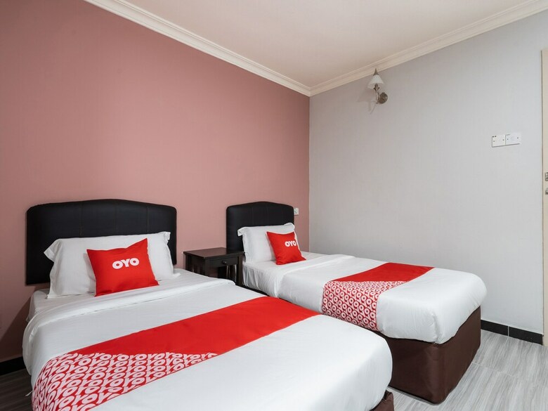 Oyo 89844 Green Villa Hotel