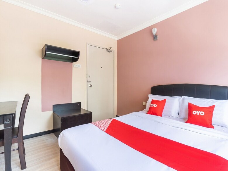 Oyo 89844 Green Villa Hotel