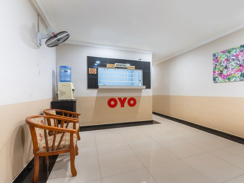 Oyo 89844 Green Villa Hotel