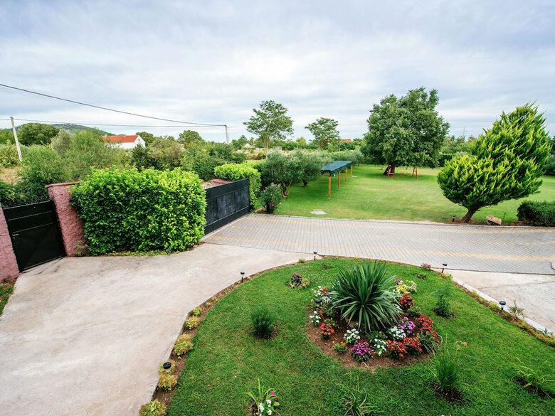 Extraordinary Private Estate With 2 Detached Houses, 2 Beautiful Infinity Pools