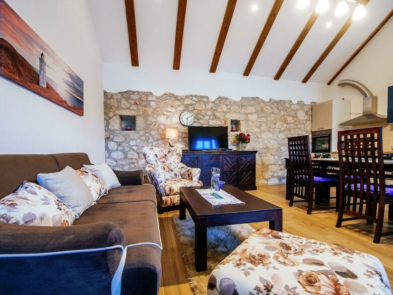 Extraordinary Private Estate With 2 Detached Houses, 2 Beautiful Infinity Pools