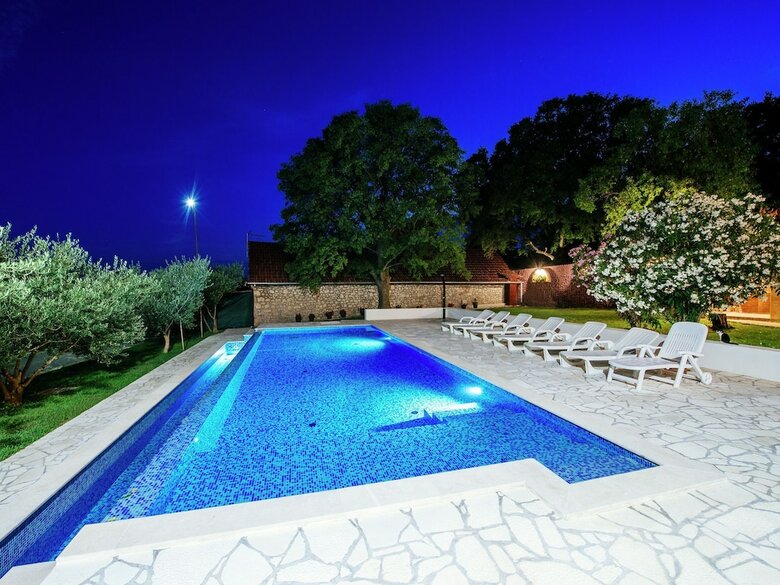 Extraordinary Private Estate With 2 Detached Houses, 2 Beautiful Infinity Pools
