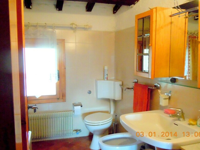 Cozy Detached House, Wide Garden, Wifi