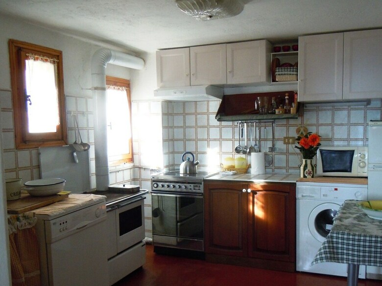 Cozy Detached House, Wide Garden, Wifi