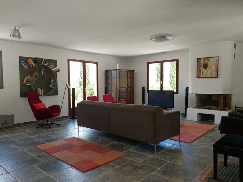 Modern Villa In Montbrun-des-corbi�res With Private Pool