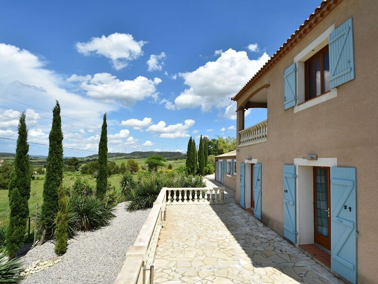 Modern Villa In Montbrun-des-corbi�res With Private Pool