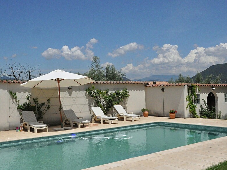 Villa With Private Pool And Splendid View On The Mont Ventoux