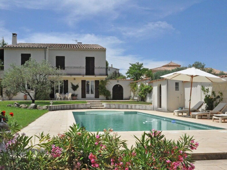Villa With Private Pool And Splendid View On The Mont Ventoux