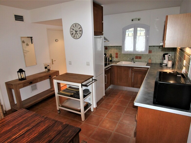 Cosy Holiday Home In Arles With Pool