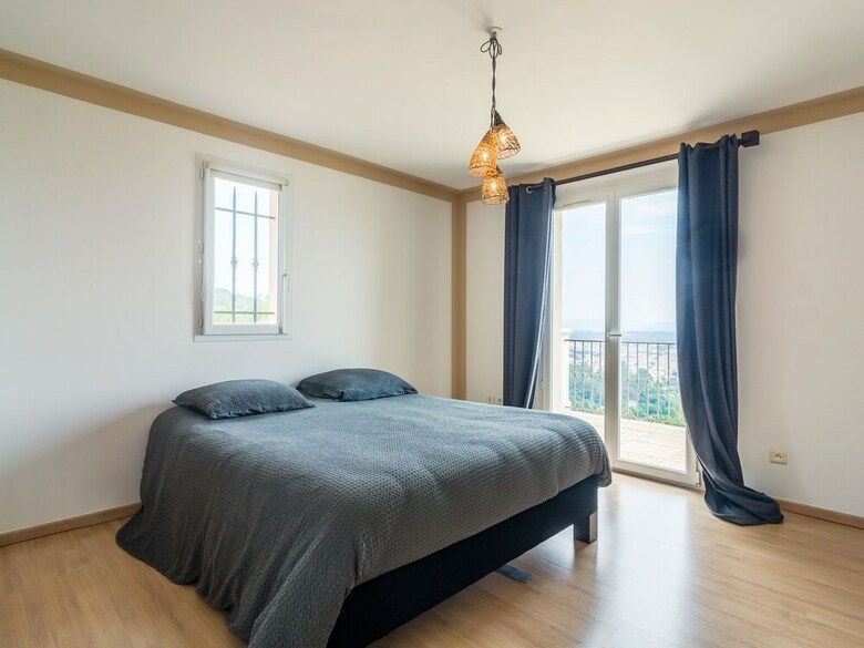 Stylish Villa In Draguignan With Swimming Pool