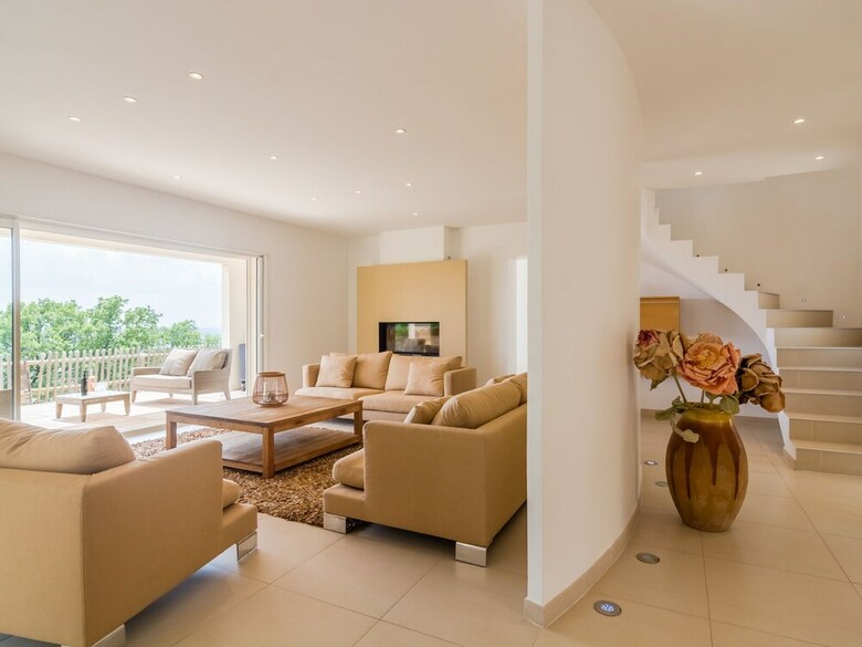 Stylish Villa In Draguignan With Swimming Pool