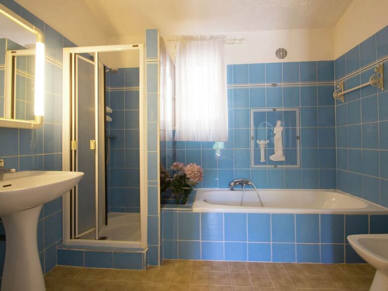 Lavish Villa In Mouans-sartoux With Sauna