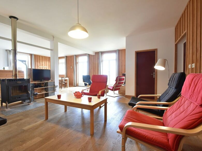 Luxurious Holiday Home In Cuzy With Swimming Pool