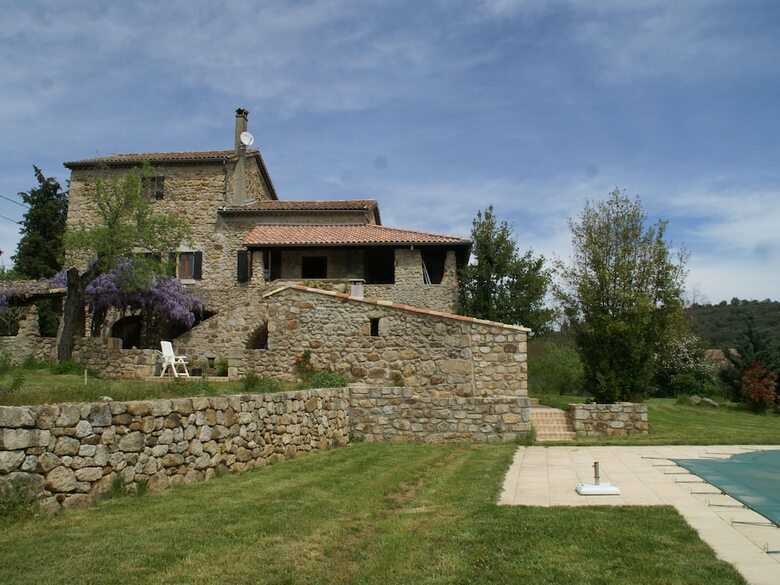 Restful Villa In Largenti�re With Swimming Pool