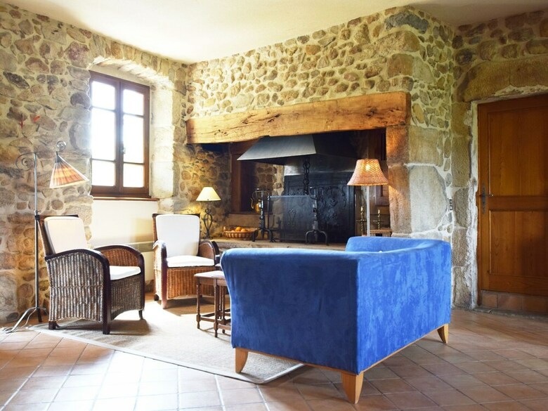 Restful Villa In Largenti�re With Swimming Pool