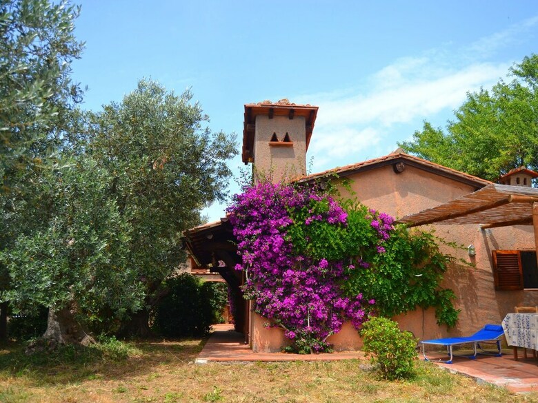 Comfy Holiday Home In Monte Argentario With Garden