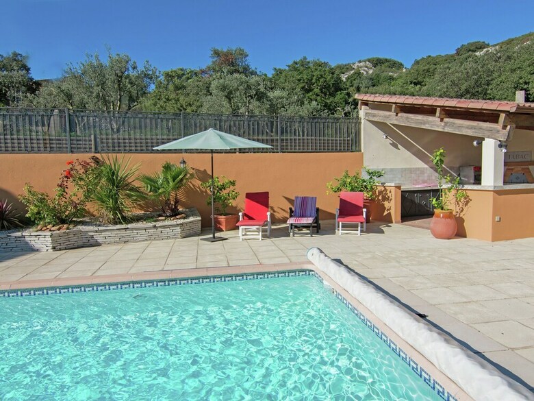 Modern Villa With Private Swimming Pool In L�denon